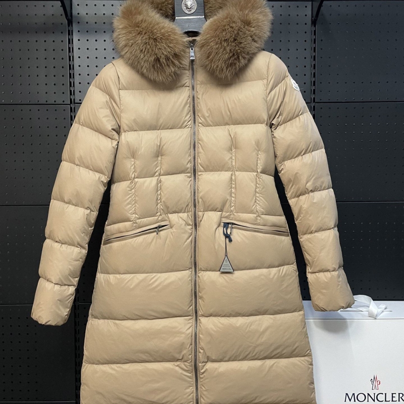 G*u*i coats